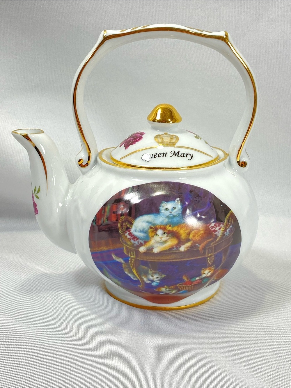 Fielder Keepsakes Porcelain Queen Mary Regency Kittens Teapot